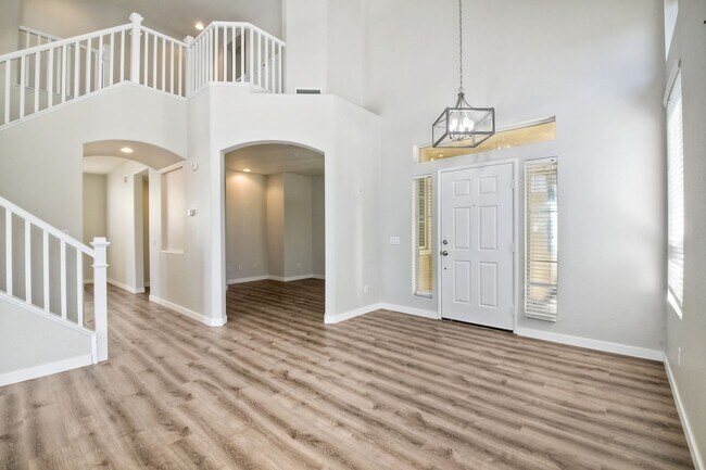 Building Photo - Beautiful home in gated community of Marbr...