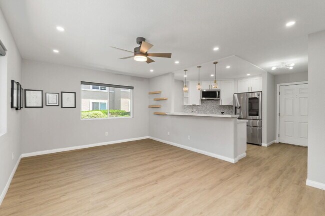 Building Photo - Stunning, Serene and Modern Luxury!