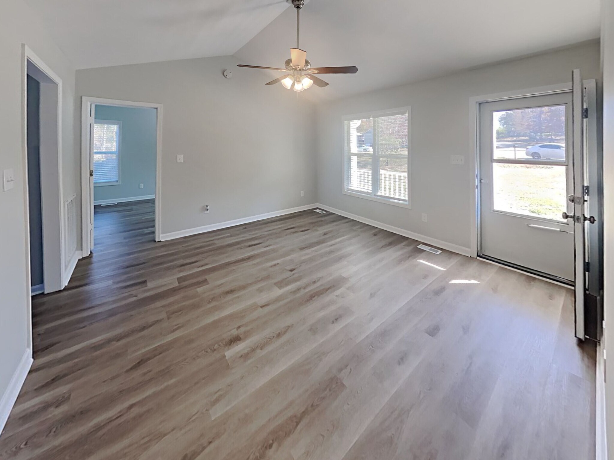 Building Photo - 128 Lippizanner Pl