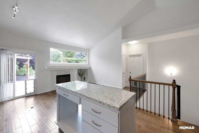 Building Photo - Beautiful 4BR House in Centennial