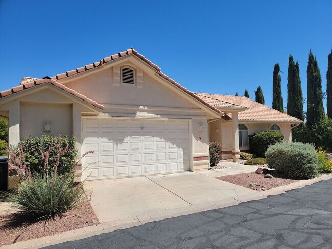 Building Photo - 4 Bedroom Retreat Overlooking Snow Canyon ...