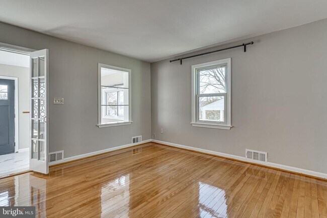 Building Photo - 2722 Jefferson Dr