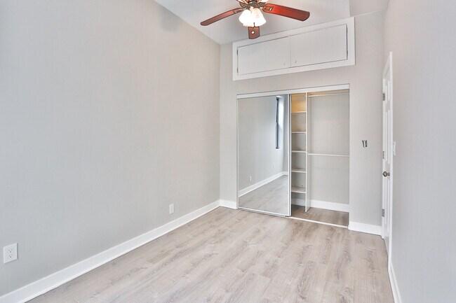 Building Photo - 1542 N Oakley Blvd