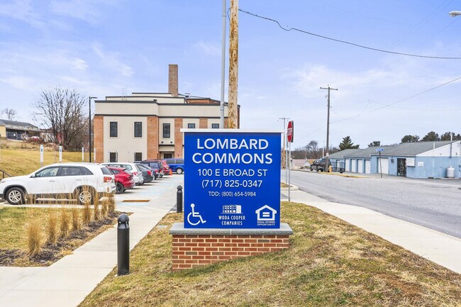 Building Photo - Lombard Commons