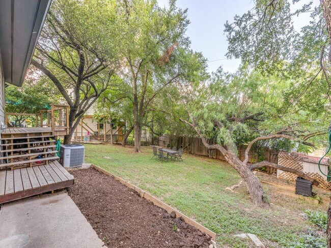 Building Photo - 1705 Adriane Dr
