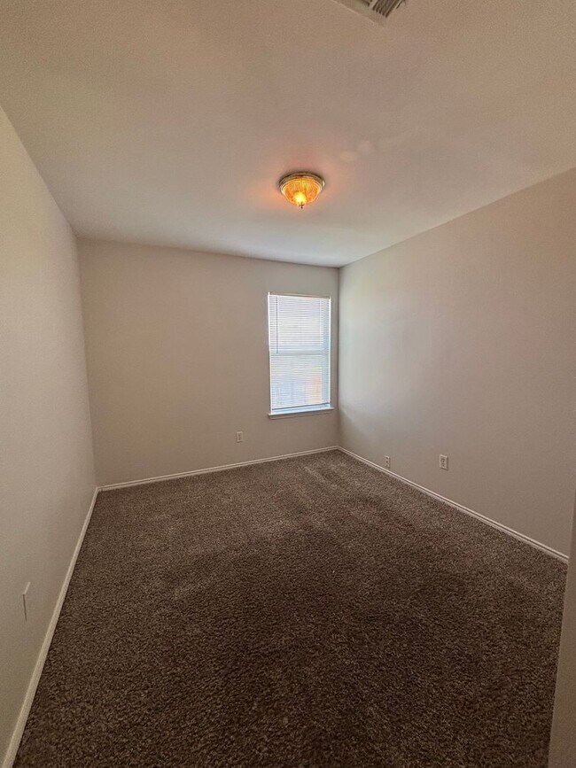 Building Photo - 4526-4528 Alamosa St