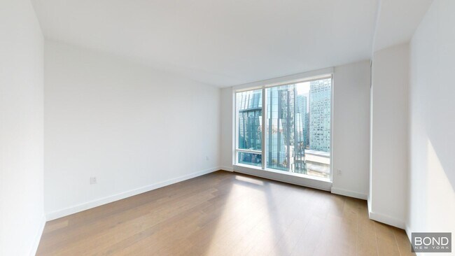 Building Photo - 400 W 61st St