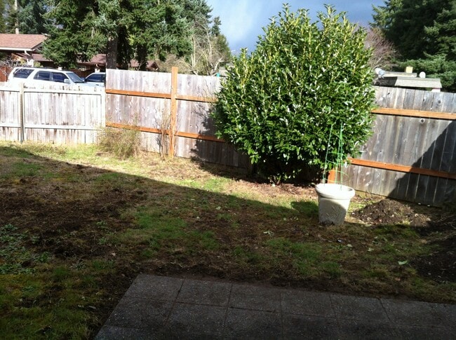 Building Photo - 917 142nd Ave SE