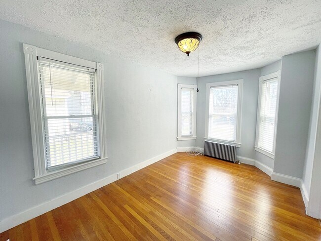 Building Photo - 51 W Jenness St