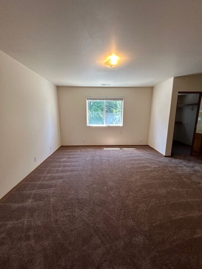 Building Photo - 129 Bing Ct