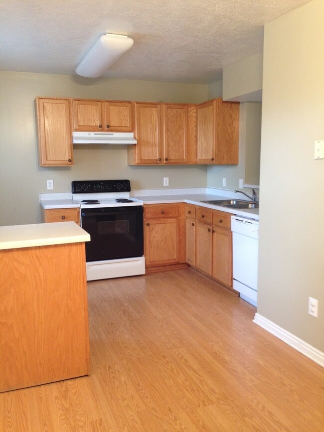 Building Photo - 1204 Torwood Ct