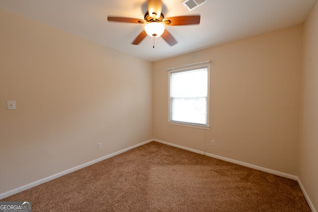 Building Photo - 953 McCullough Rd