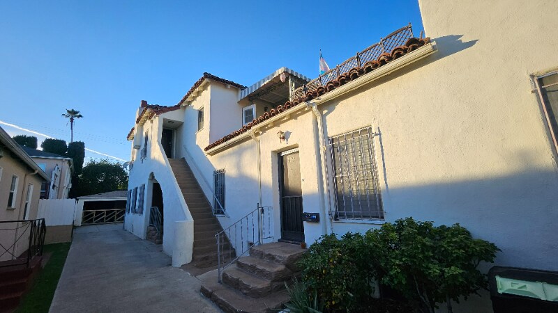 Building Photo - 519 N Gardner St