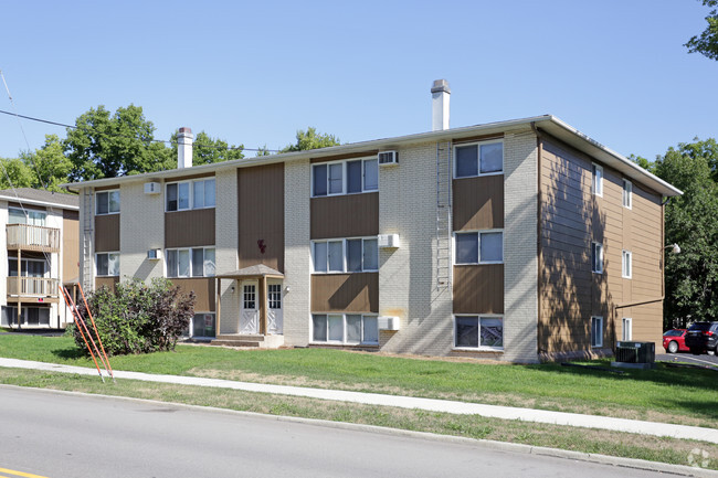 Building Photo - Country Club View