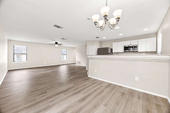 Building Photo - "Charming 3-Bedroom Oasis with 2 Full Baths – Your Perfect Retreat in Schertz!"