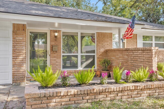 Primary Photo - 5518 McKnight St