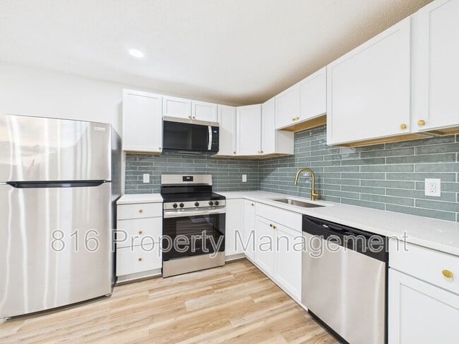 Building Photo - 8215 Ruskin Way