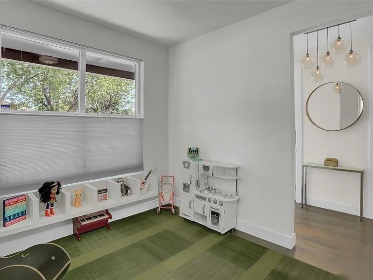 Building Photo - 2713 Grove St