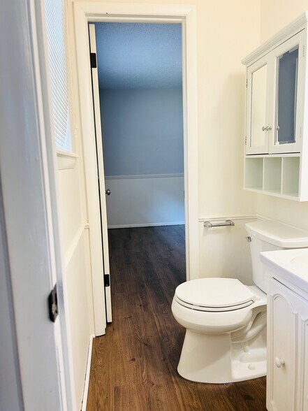 Half bath 2 - 628 Reynolds Rd