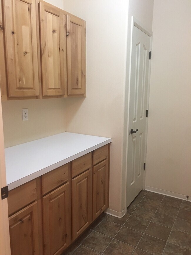 Building Photo - PHEASANT RUN CONDO (PR#24)