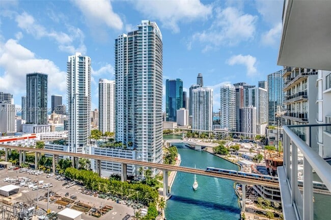 Building Photo - 185 SW 7th St