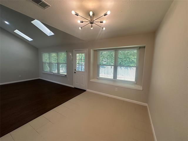 Building Photo - 7814 Bob White Dr