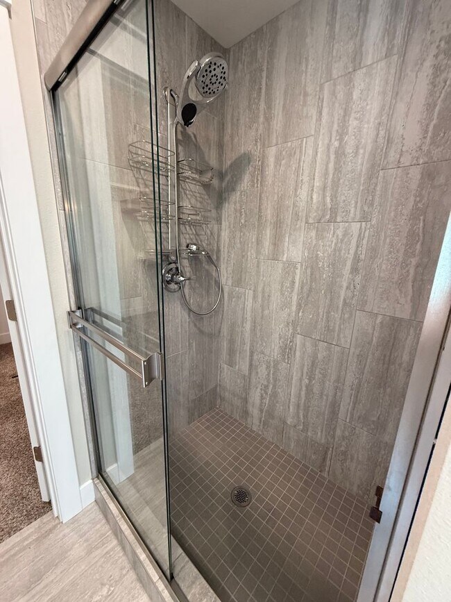 Building Photo - ****MOVE-IN SPECIAL**** Gorgeous 4Bedroom ...