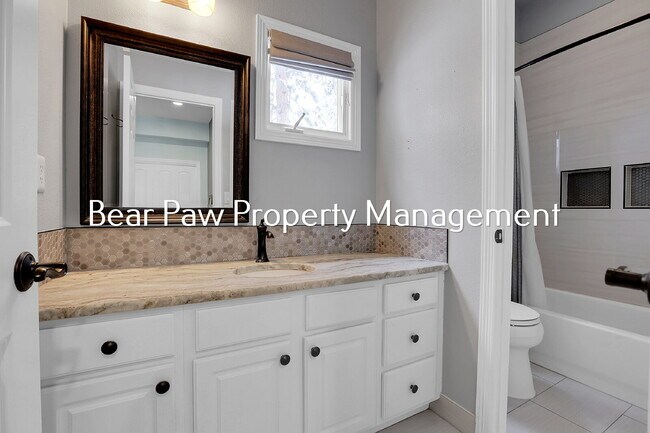 Building Photo - Stunning Home in the Ridge!!