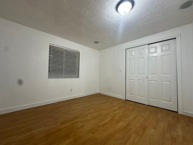 Building Photo - 3408 S Huntington Dr