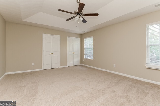 Building Photo - 827 Shadow Lake Dr