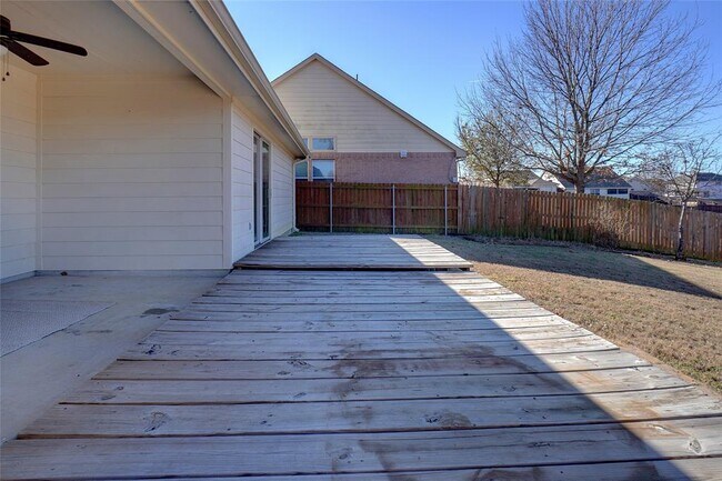Building Photo - 160 Angus Dr