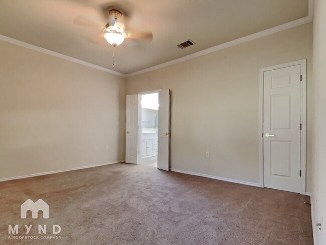 Building Photo - 115 Ranier Ln