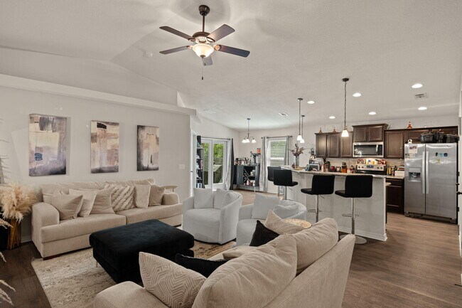 Building Photo - 124 Lillian Wy