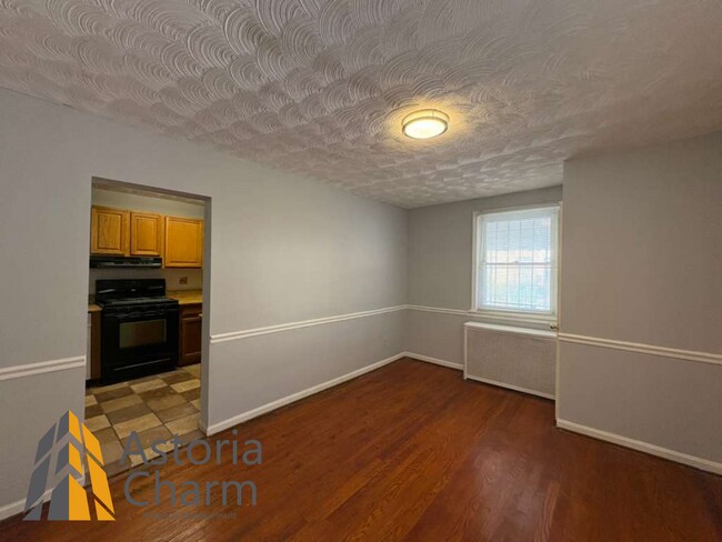 Building Photo - Conveniently Located 4 Bedroom with Privat...
