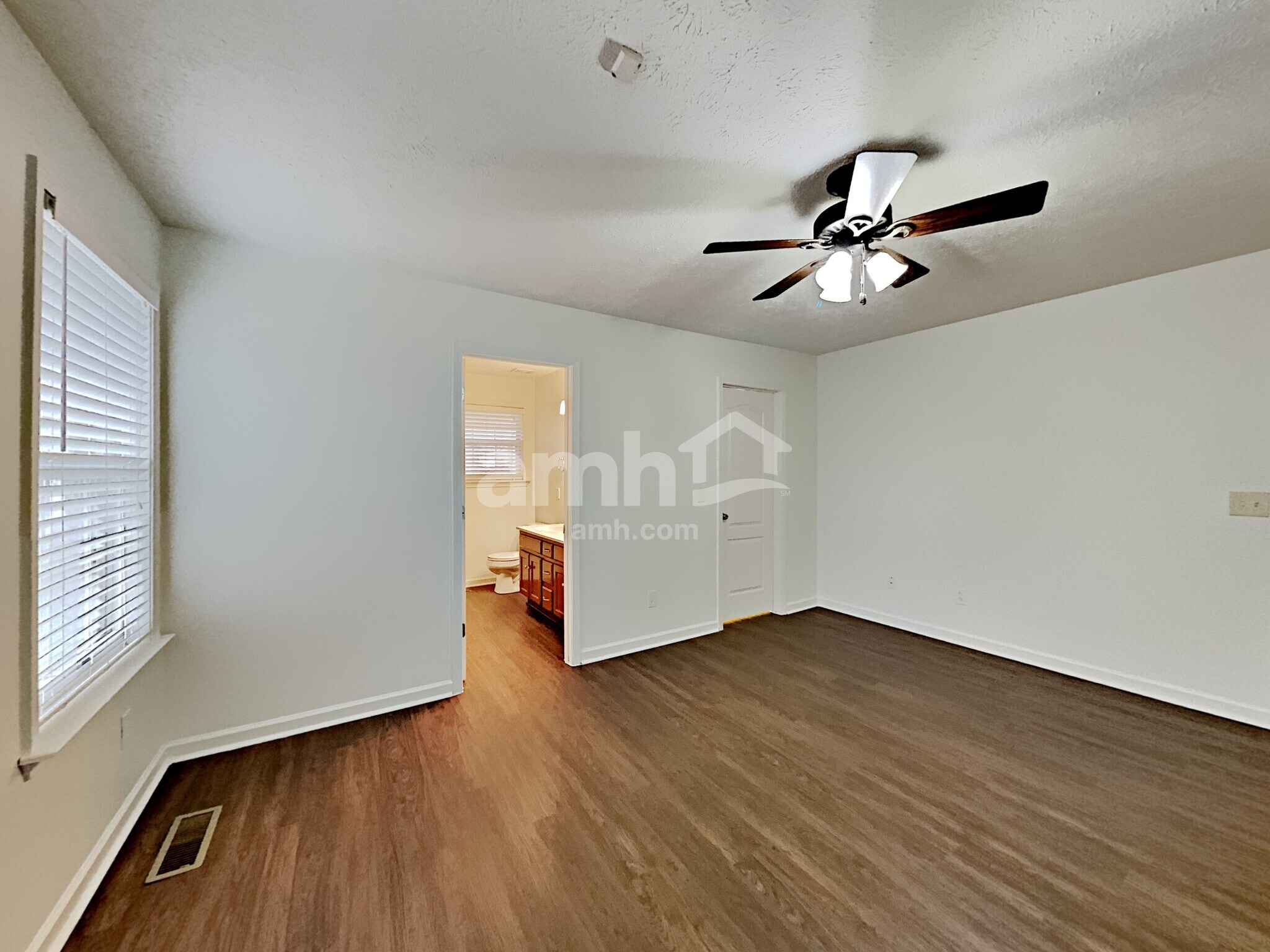 Building Photo - 113 Buttonwood Dr