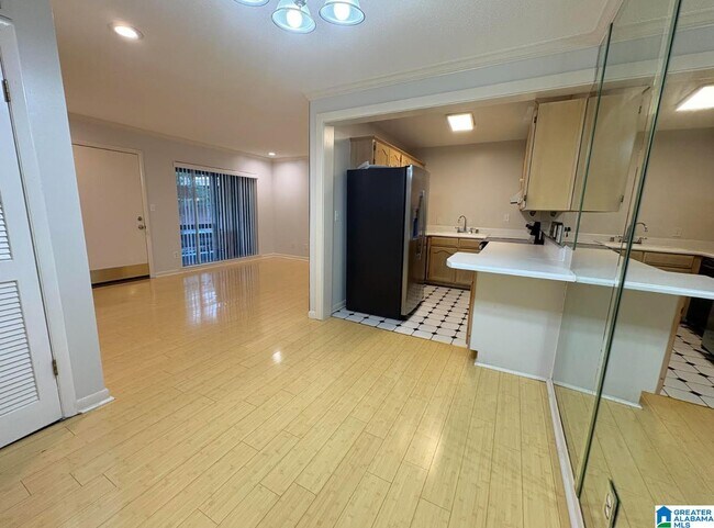 Building Photo - 3101 Lorna Rd