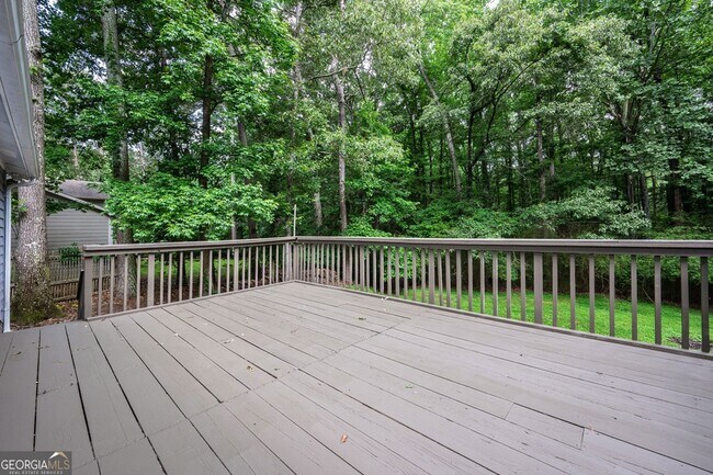 Building Photo - 2100 Whitebluff Way