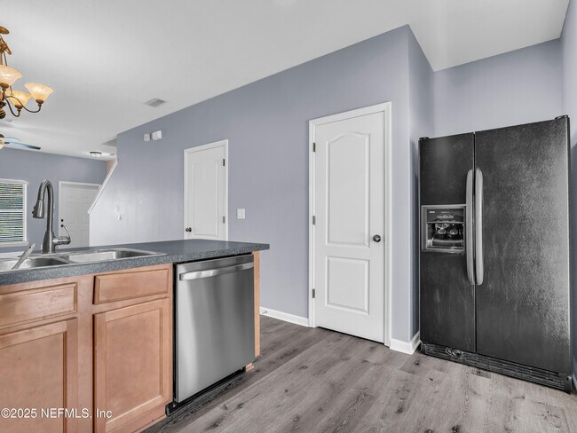 Building Photo - 422 Cabernet Pl