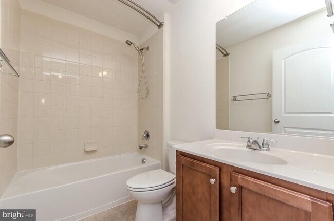Building Photo - 172 Drexel Ct