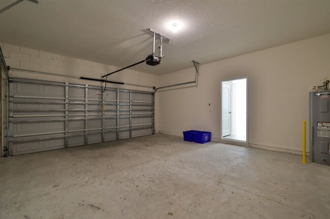 Building Photo - Venetian Bay 3BR 2.5BA Townhome For Rent