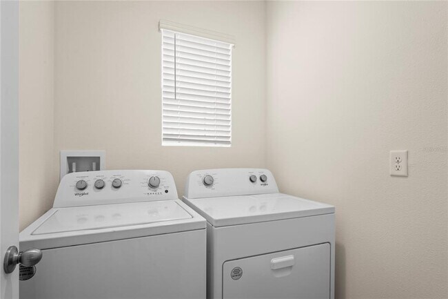 Building Photo - 5675 Chorleywood Ln