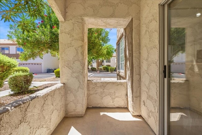 Building Photo - Sleek 2 Bedroom Condo with 2 Car Garage Ne...