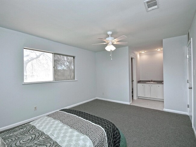 Building Photo - 6501 Highpoint Cove