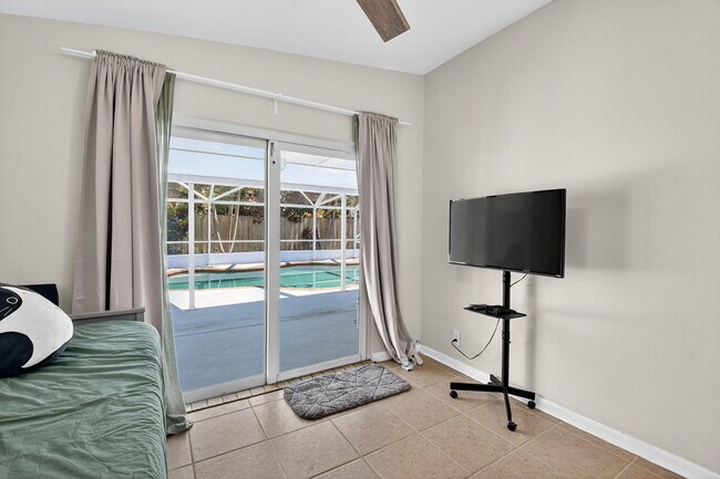 Building Photo - 310 Glen Arbor Terrace