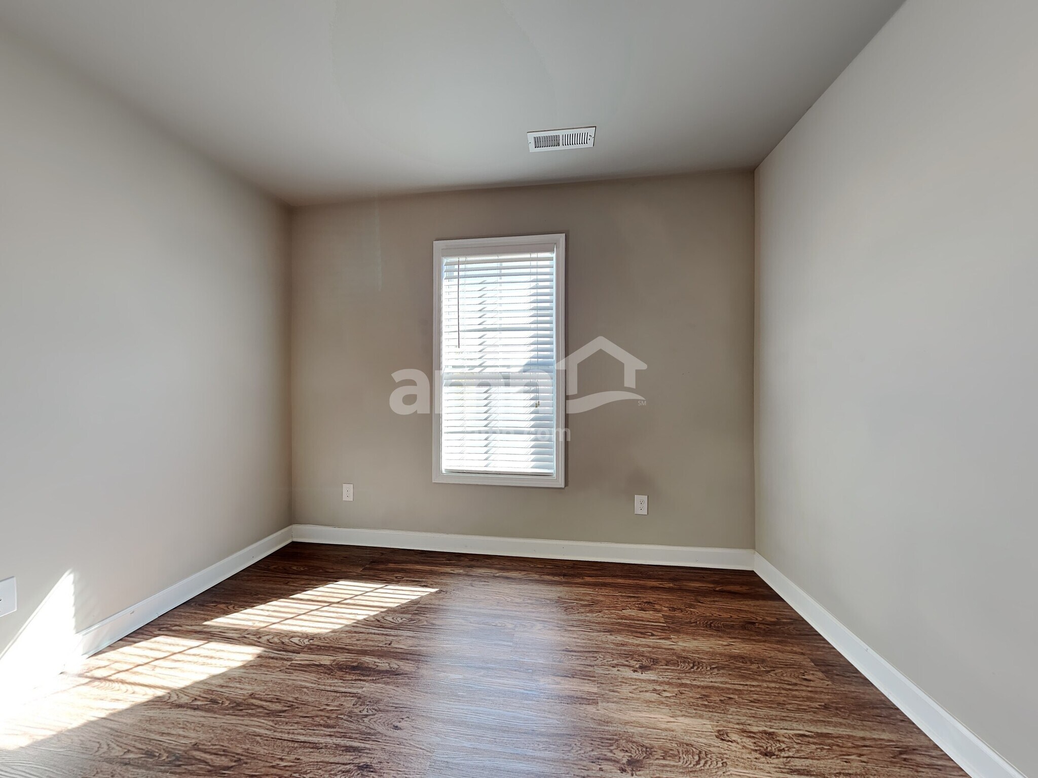 Building Photo - 200 N Wentworth Dr