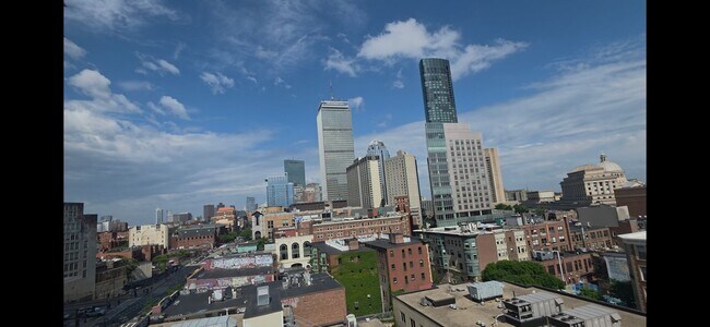 Building Photo - 1126 Boylston St