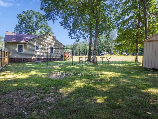 Building Photo - 7750 Robinwood Dr