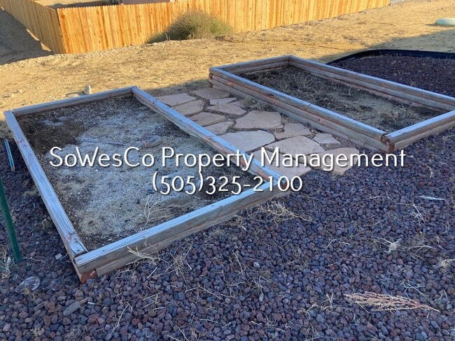 Building Photo - Beautiful Newer 3 Bedroom Home w/ Garage