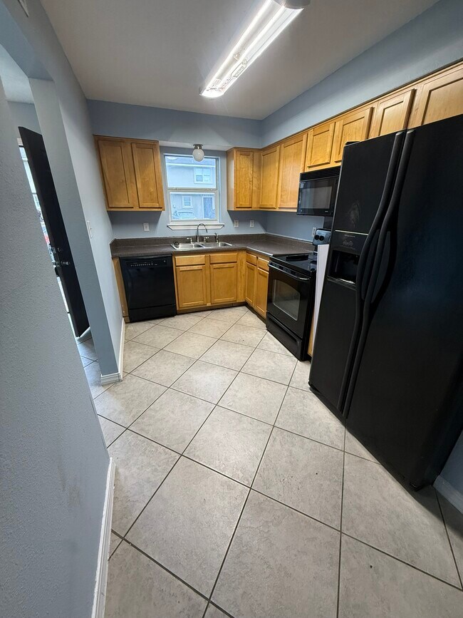 Building Photo - 1625 Martin Bluff Rd