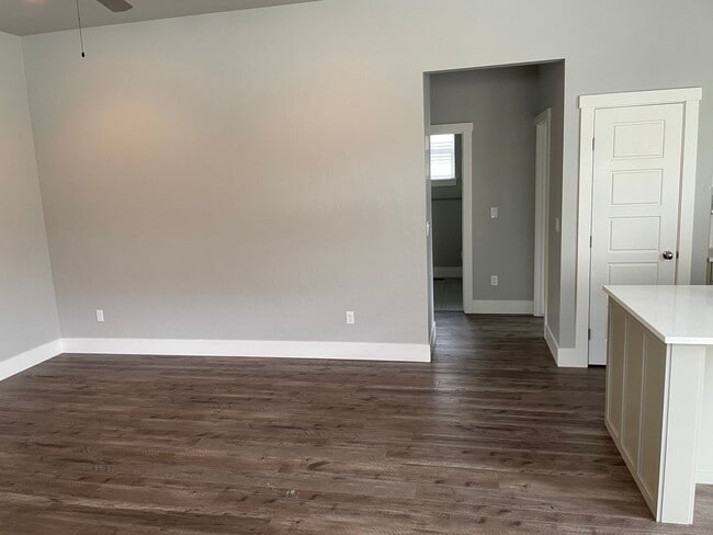 Building Photo - Elegant Single-Level Villa in Sought-After...